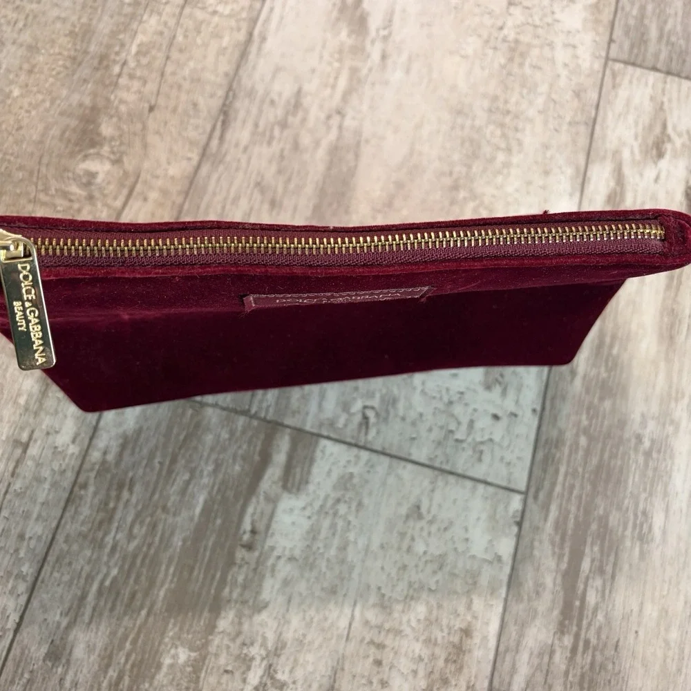 DOLCE & GABBANA BEAUTY RED MAROON ZIPPER POUCH VELOUR VELVET MAKEUP BAG TRAVEL